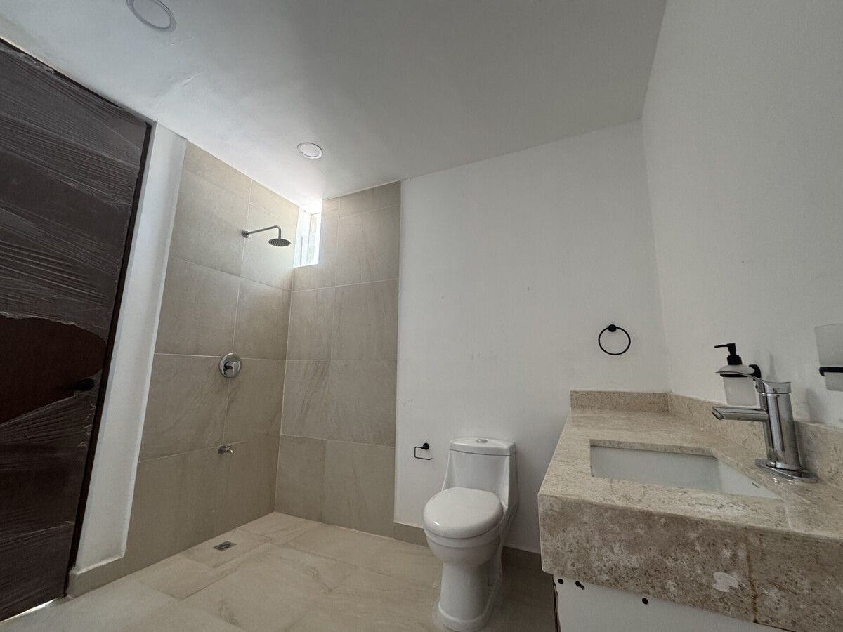 6 de 13: Baño Recámara Principal