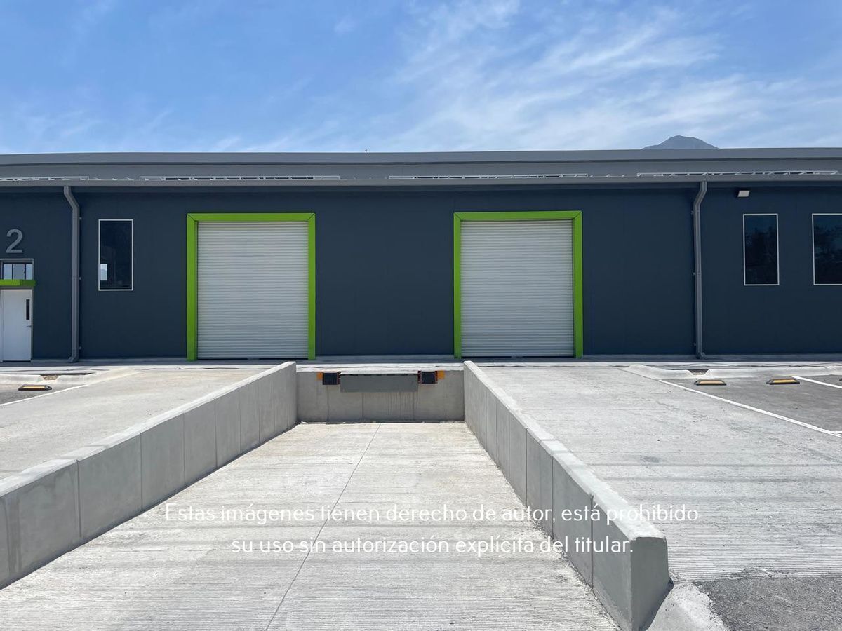 3 de 11: Nave Industrial en Renta en Santa Catarina