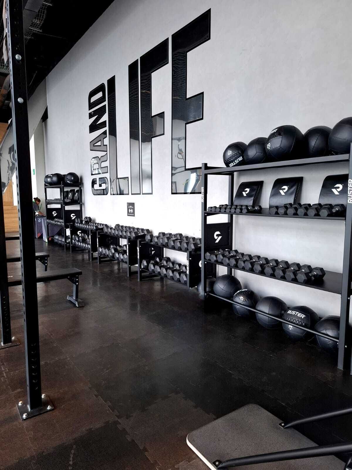 25 de 28: Gimnasio