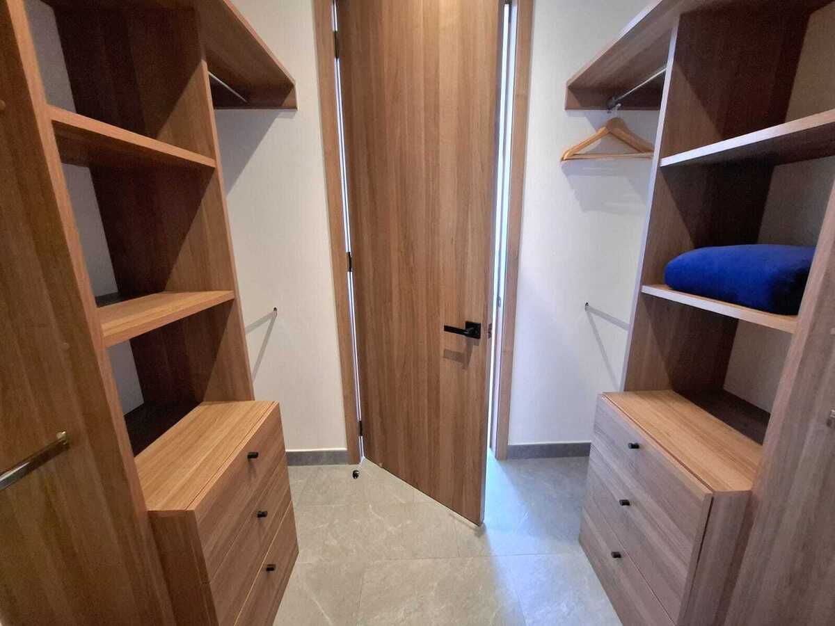 14 de 28: Vestidor
