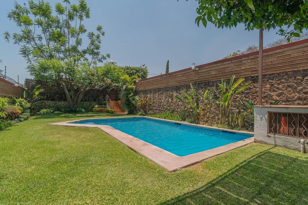 Casa con jardín privado en Lomas de Atzingo, La Cañada, Cuernavaca - Imagen 4