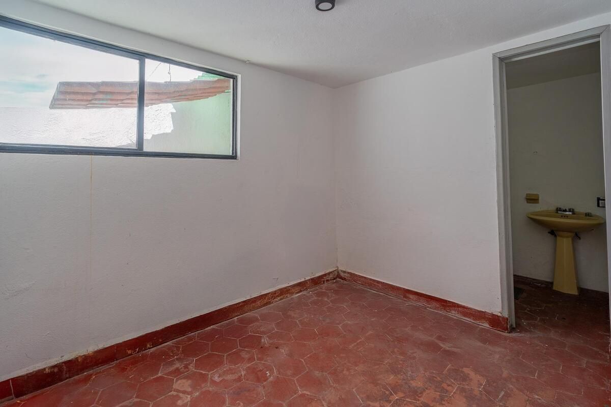 Casa en Venta sobre Av. Diana ideal para Negocio en Cuernavaca Morelos - Imagen 3