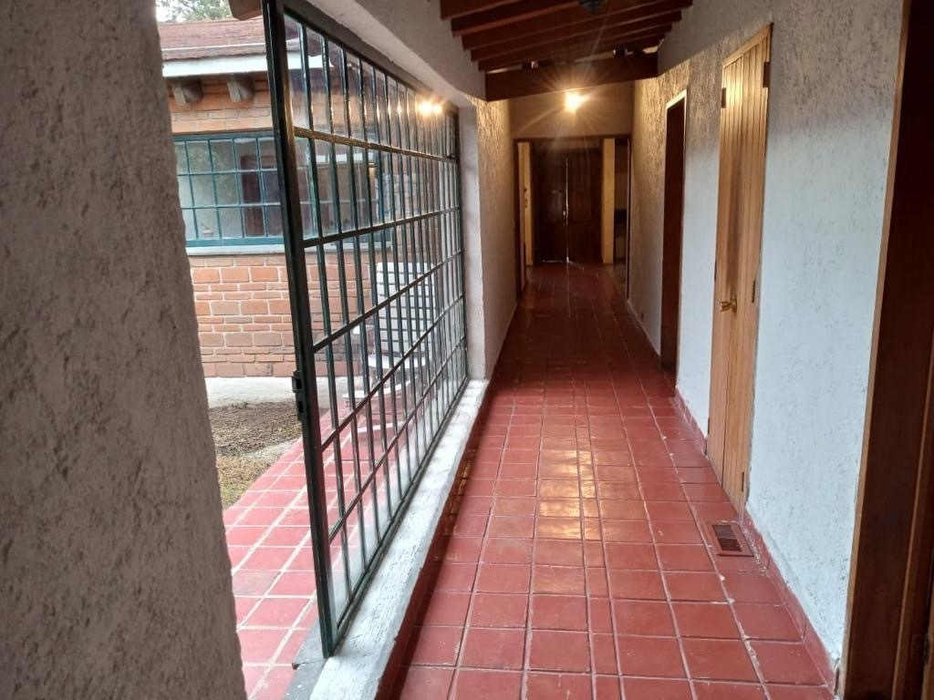 13 de 23: Pasillo entre las recámaras