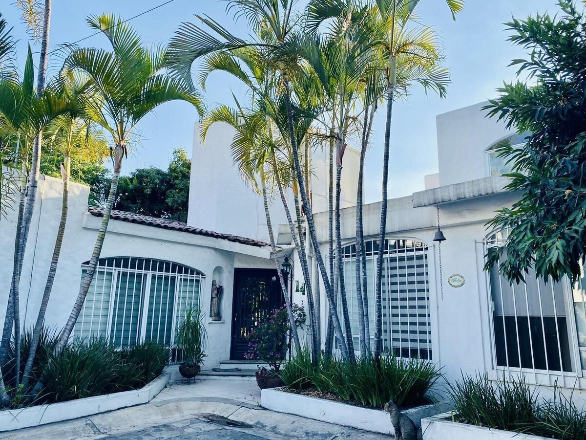 Magnifica Residencia con Bungalow Independiente, Alberca y Jardín en Cuernavaca