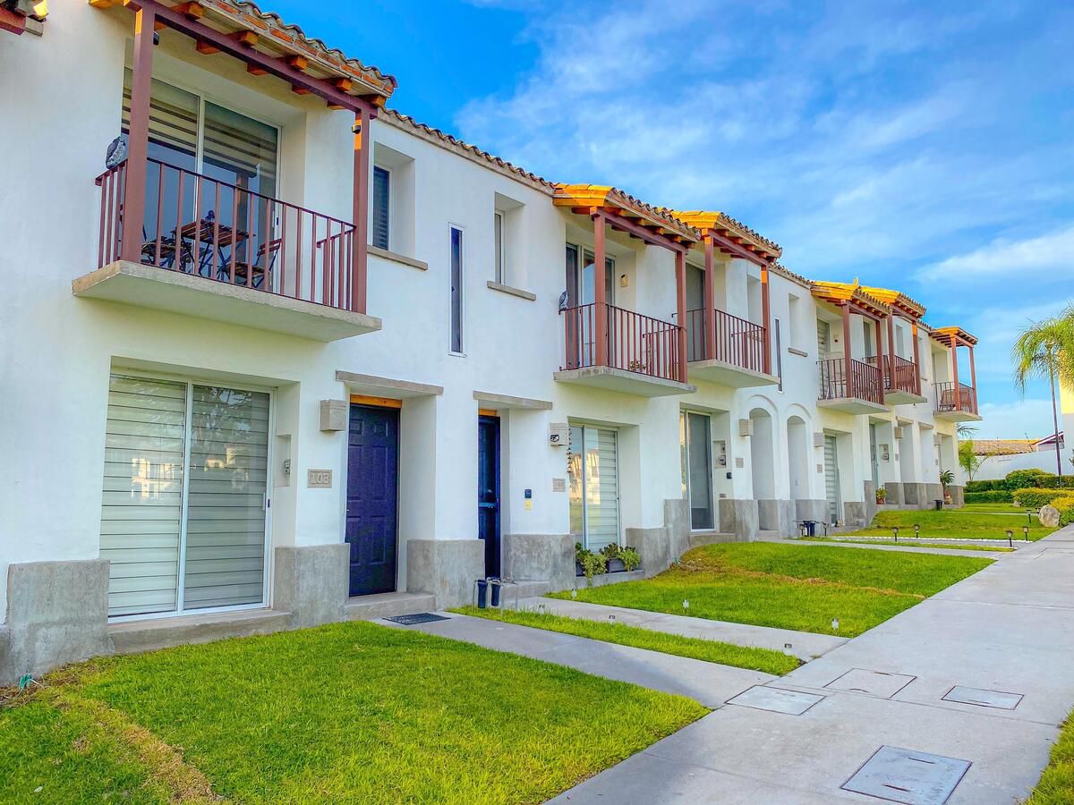 Encantadora Casa en Condominio con Amenidades de Lujo y Ubicación Privilegiada