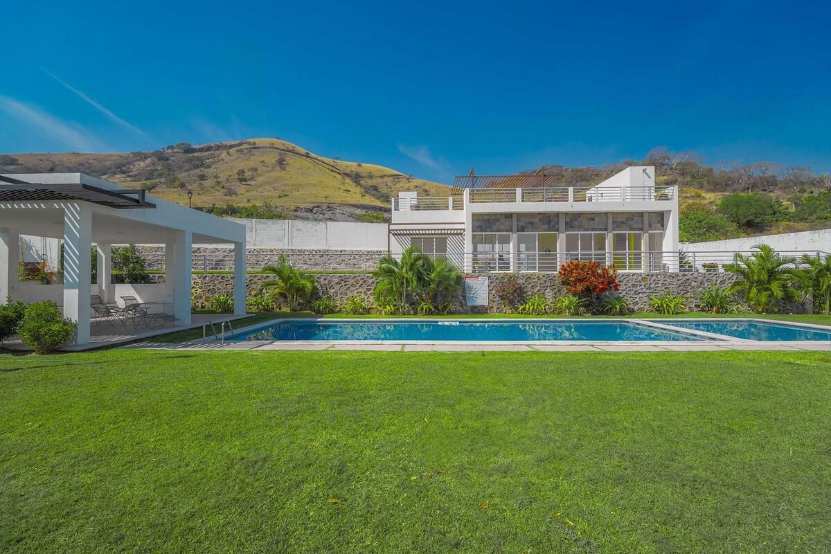 Hermosa Casa en Condominio Personalizable con 4 Recámaras y Amenidades de Lujo en Cuernavaca