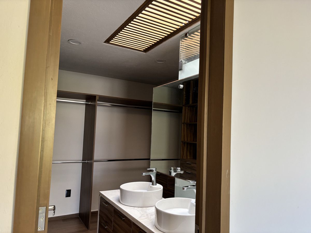 13 of 20: Baño-Recamara principal