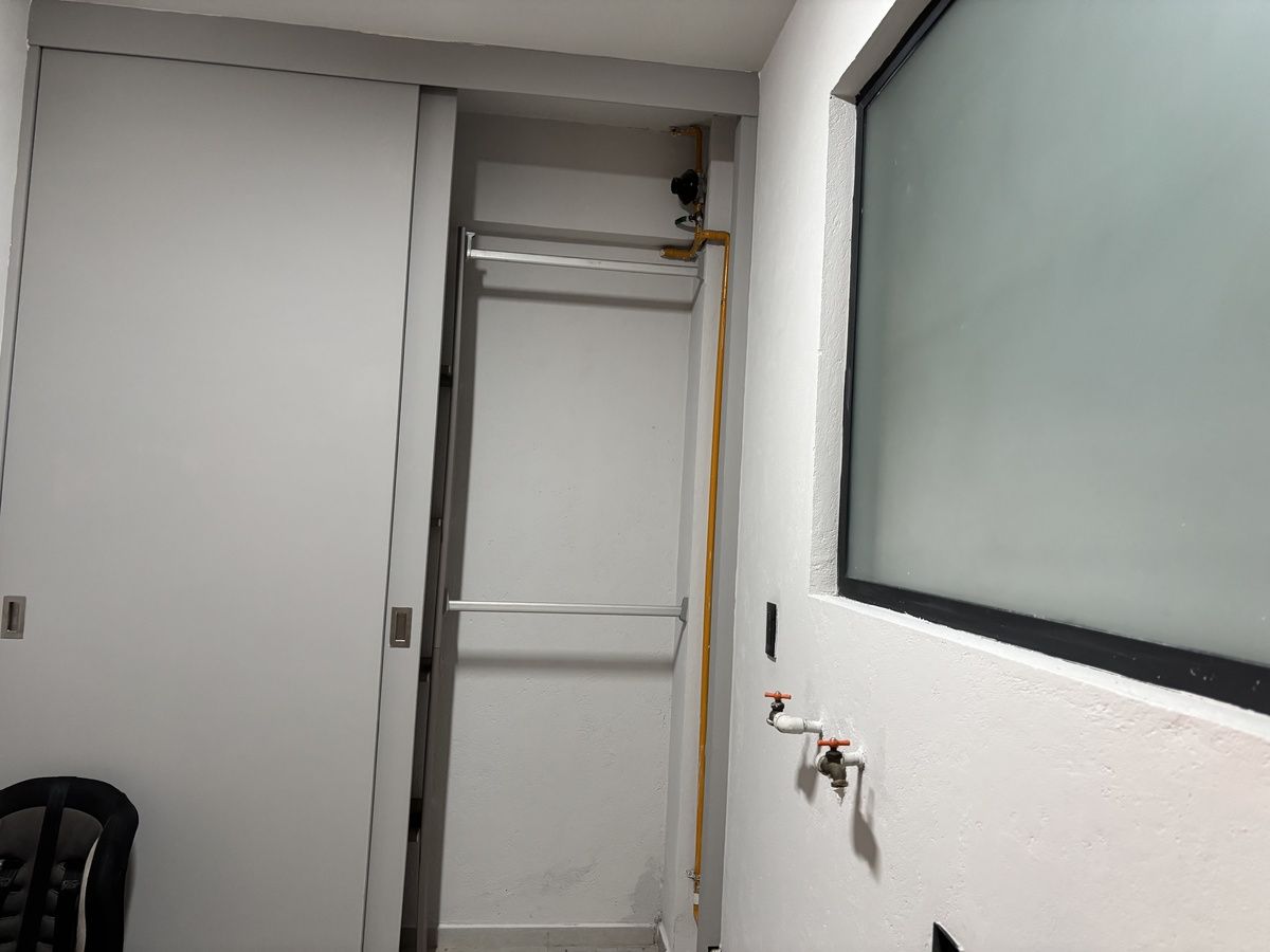17 of 20: Cuarto de lavado