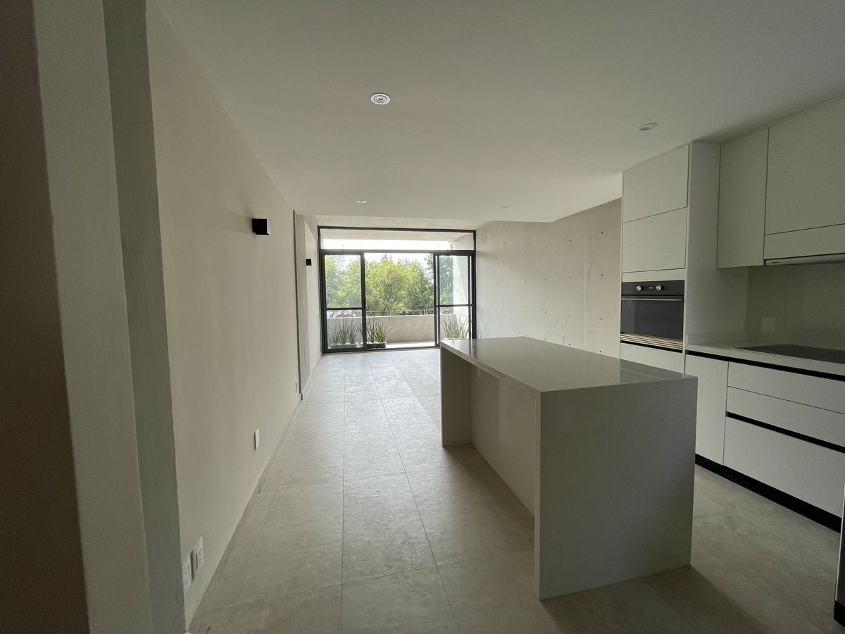 6 de 28: Sala y cocina