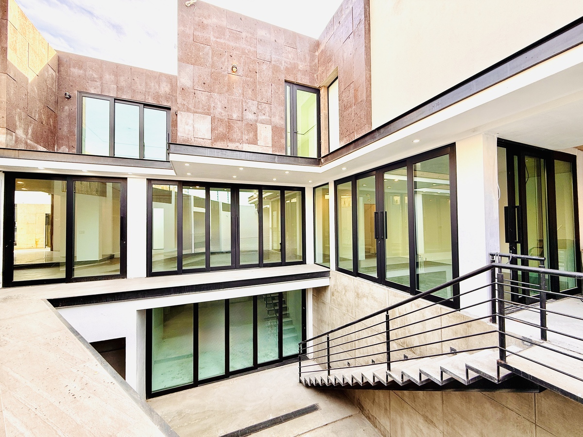 11 of 33: PARTE EXTERIOR