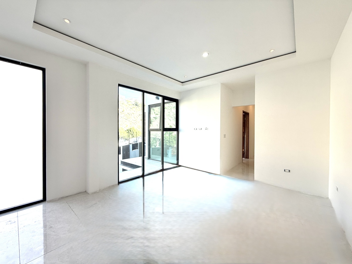 23 of 33: RECAMARA 2 CON VISTA