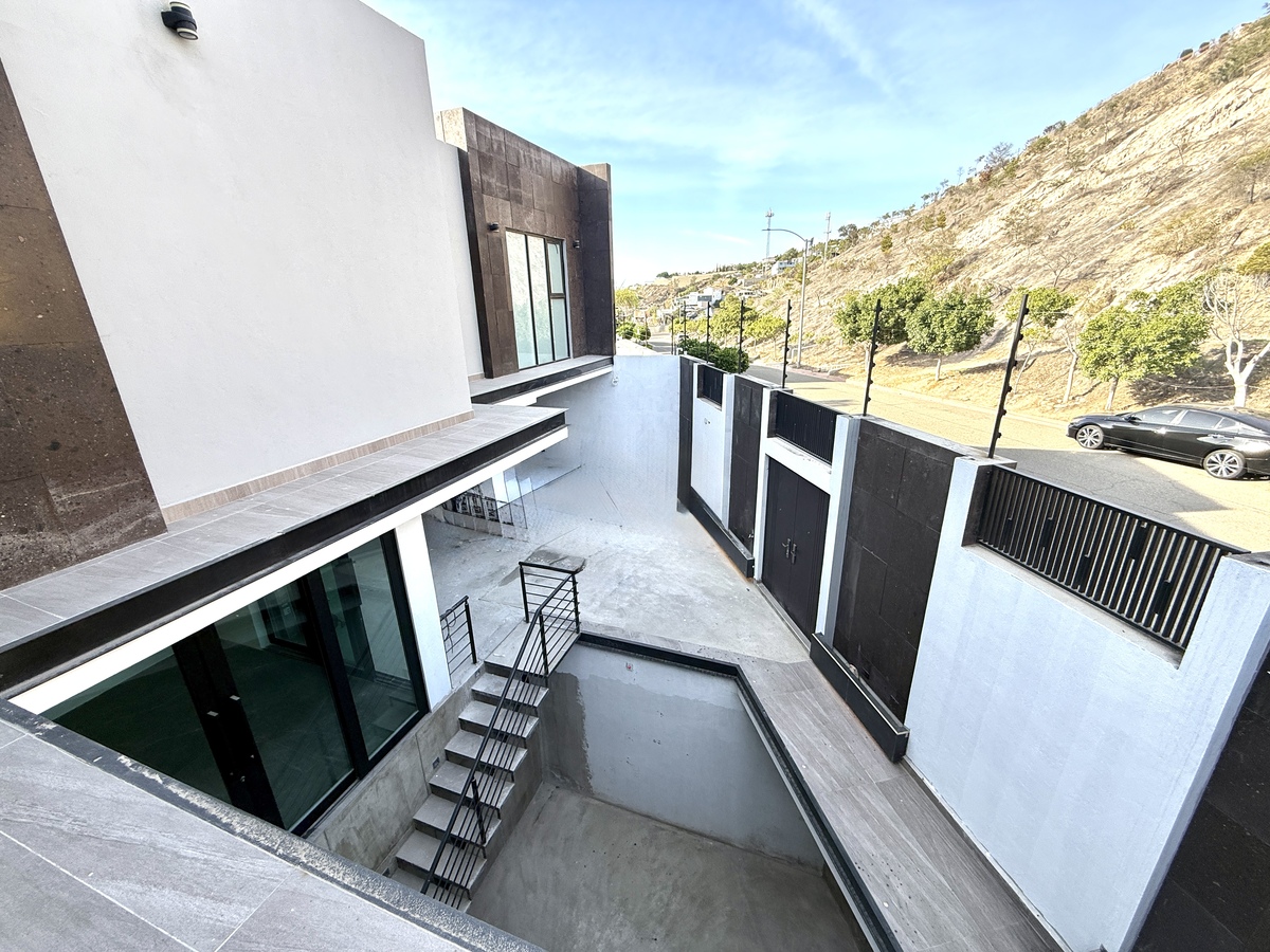 21 of 33: VISTA TRASERA DE LA RECAMARA MASTER