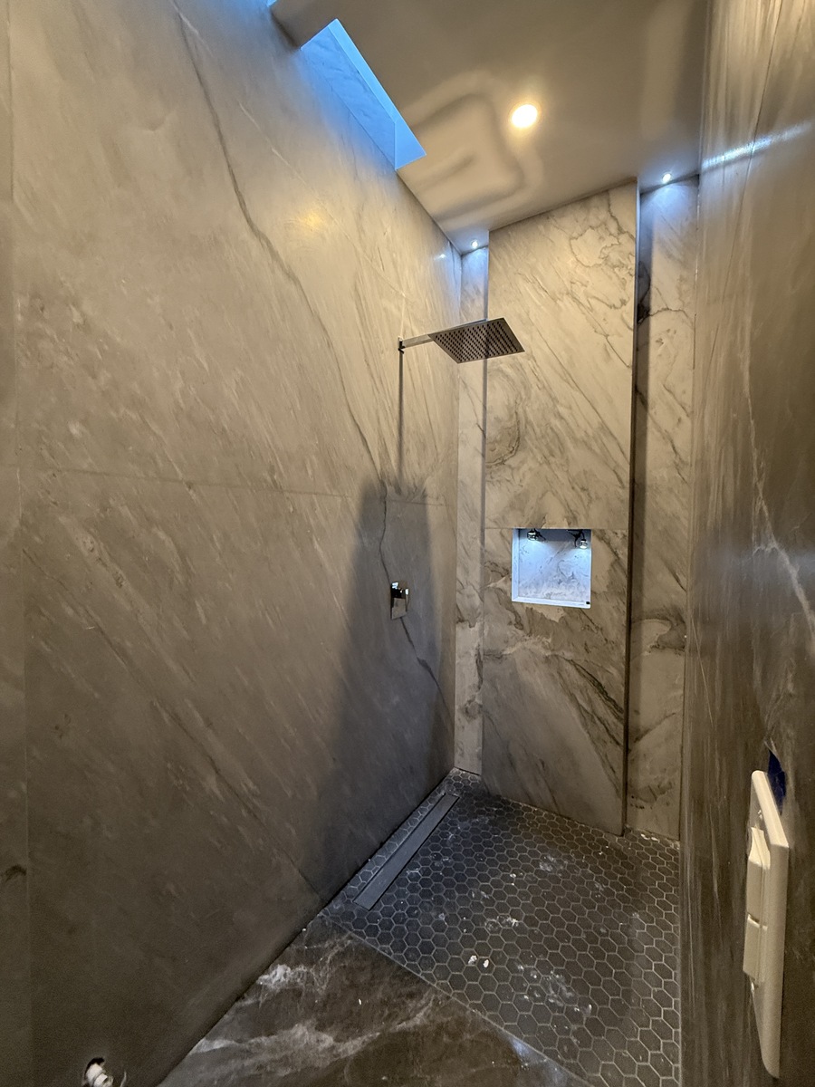 26 of 33: BAÑO COMPLETO PARA RECAMARA 3 Y FAMILY ROOM