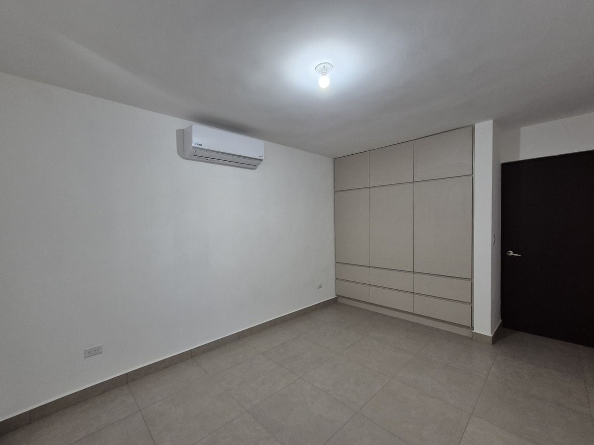 22 de 39: Recamara 3 con closet y minisplit