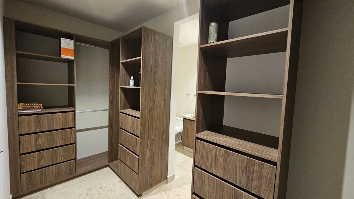 6 de 18: Closet vestidor