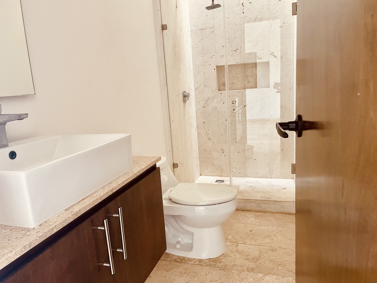 Baño completo en planta baja