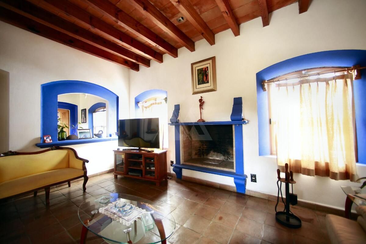 5 de 15: comedor con chimenea