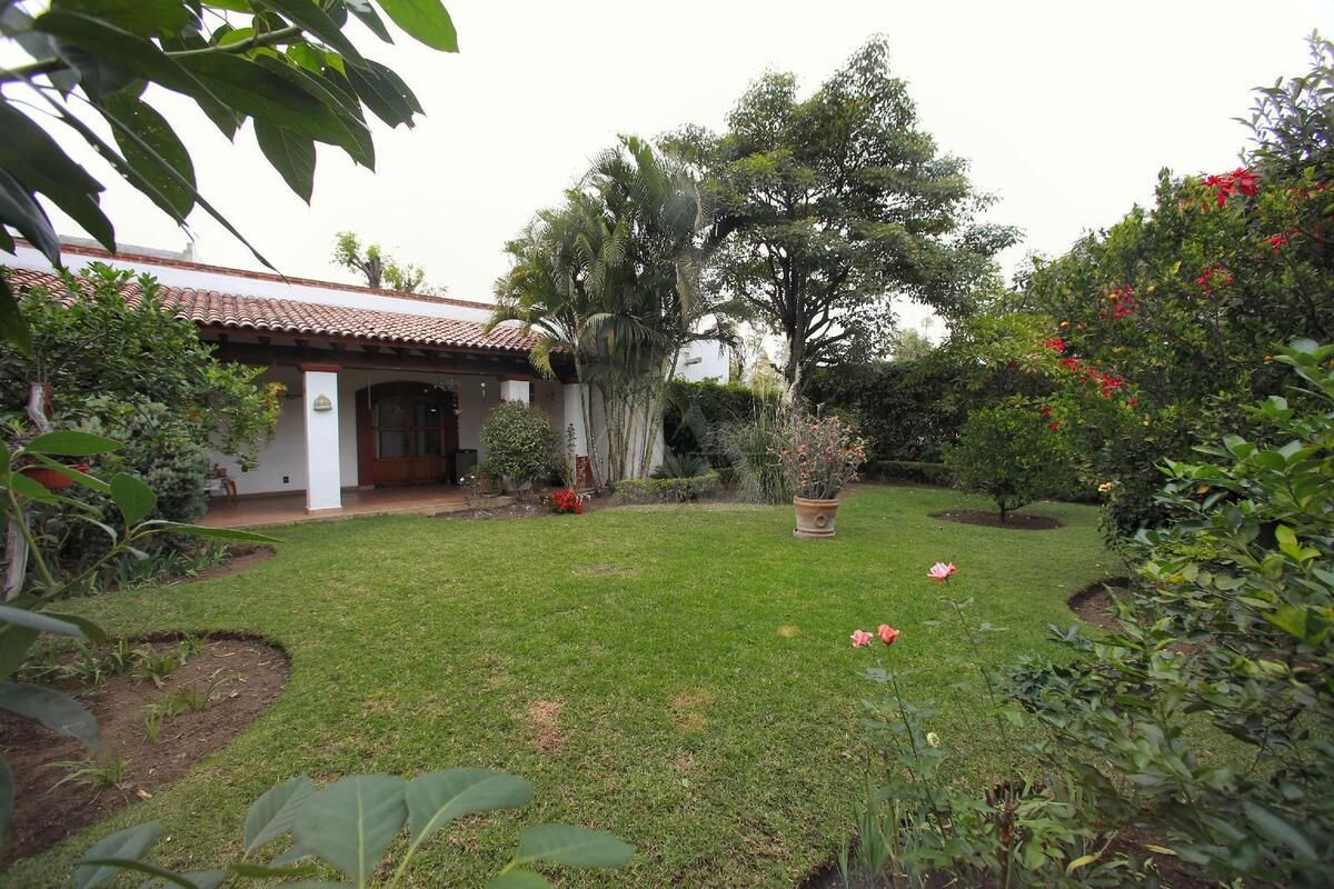 2 de 15: Jardín con vista desde las dos recamaras
