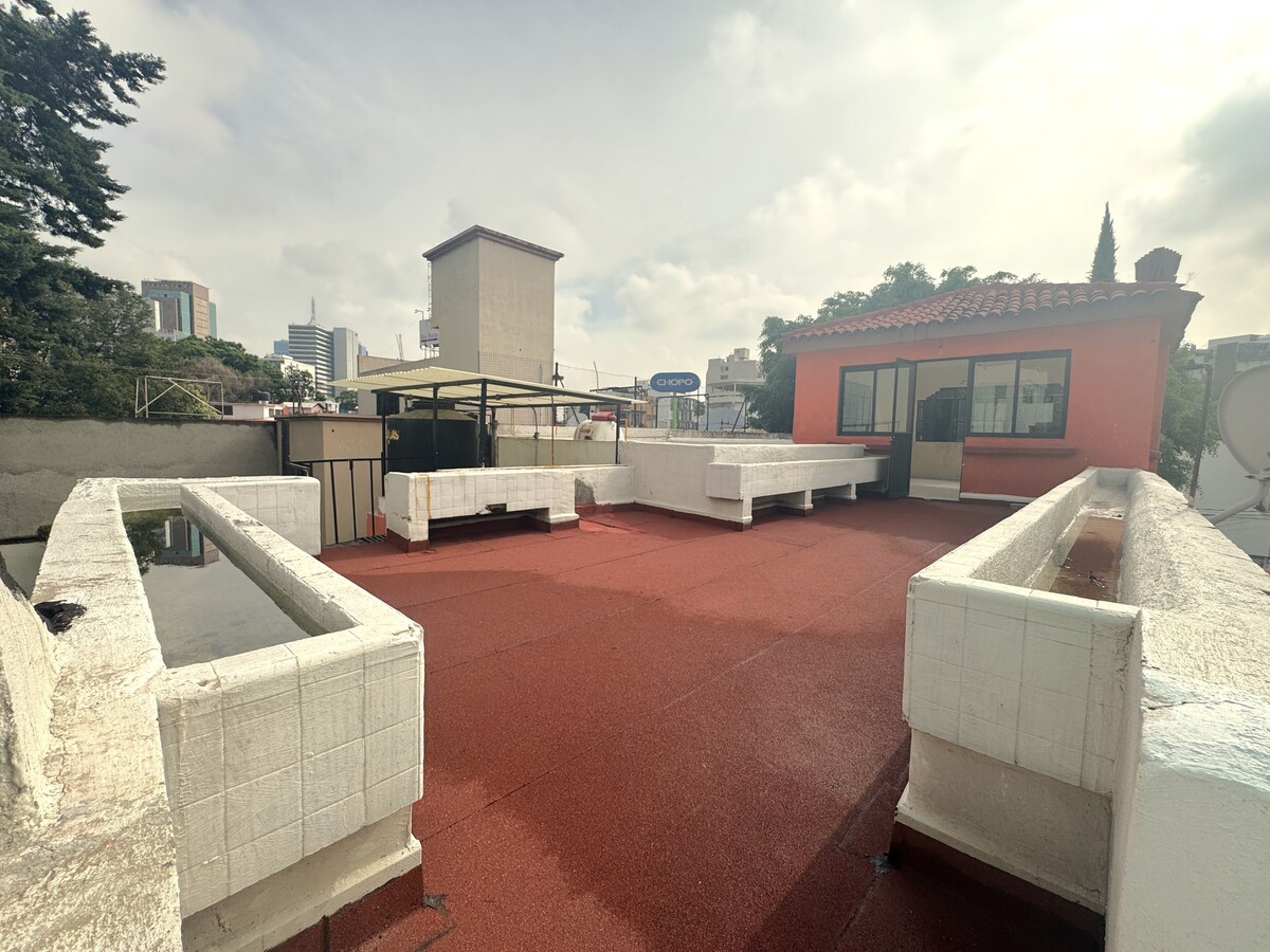 16 de 34: terraza con Estudio