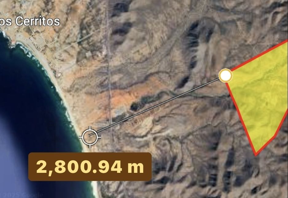 12 of 15: 2.8 kms de la playa