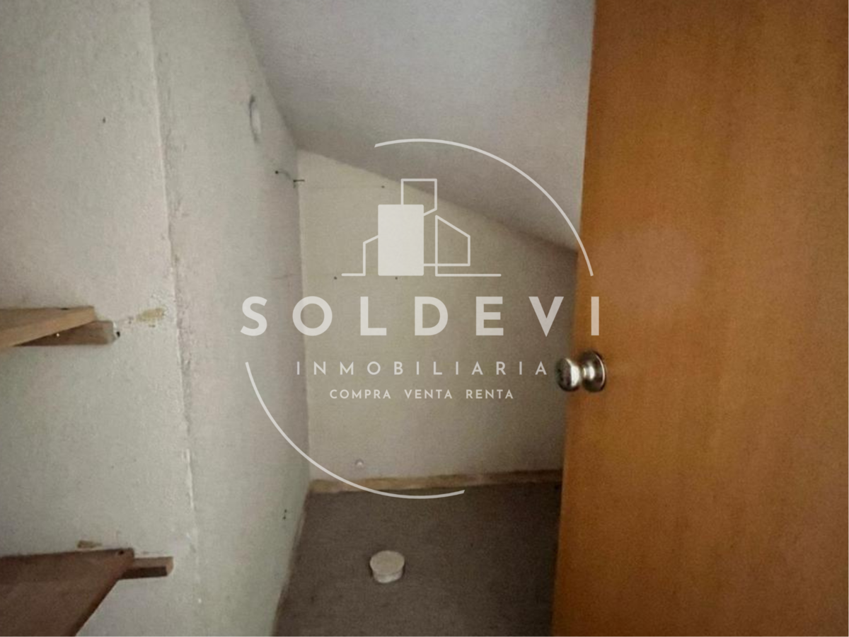 4 of 14: BODEGA/MEDIO BAÑO