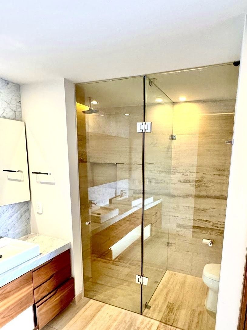 5 of 23: Baño