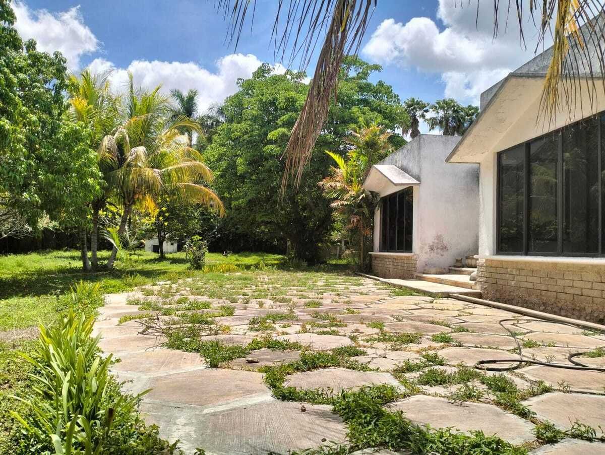 Residencia de lujo con amplio terreno ubicada en Cholul, Yucatán. - foto 1