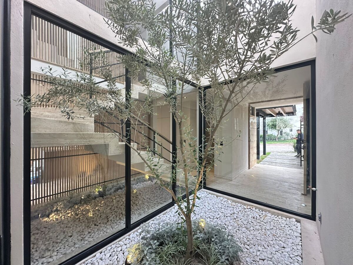 2 de 20: JARDIN INTERIOR