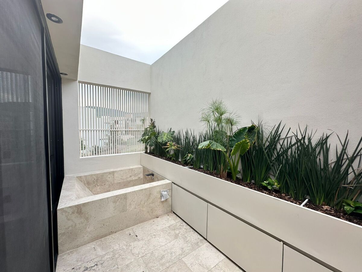 11 de 20: CON TERRAZA Y JACUZZI