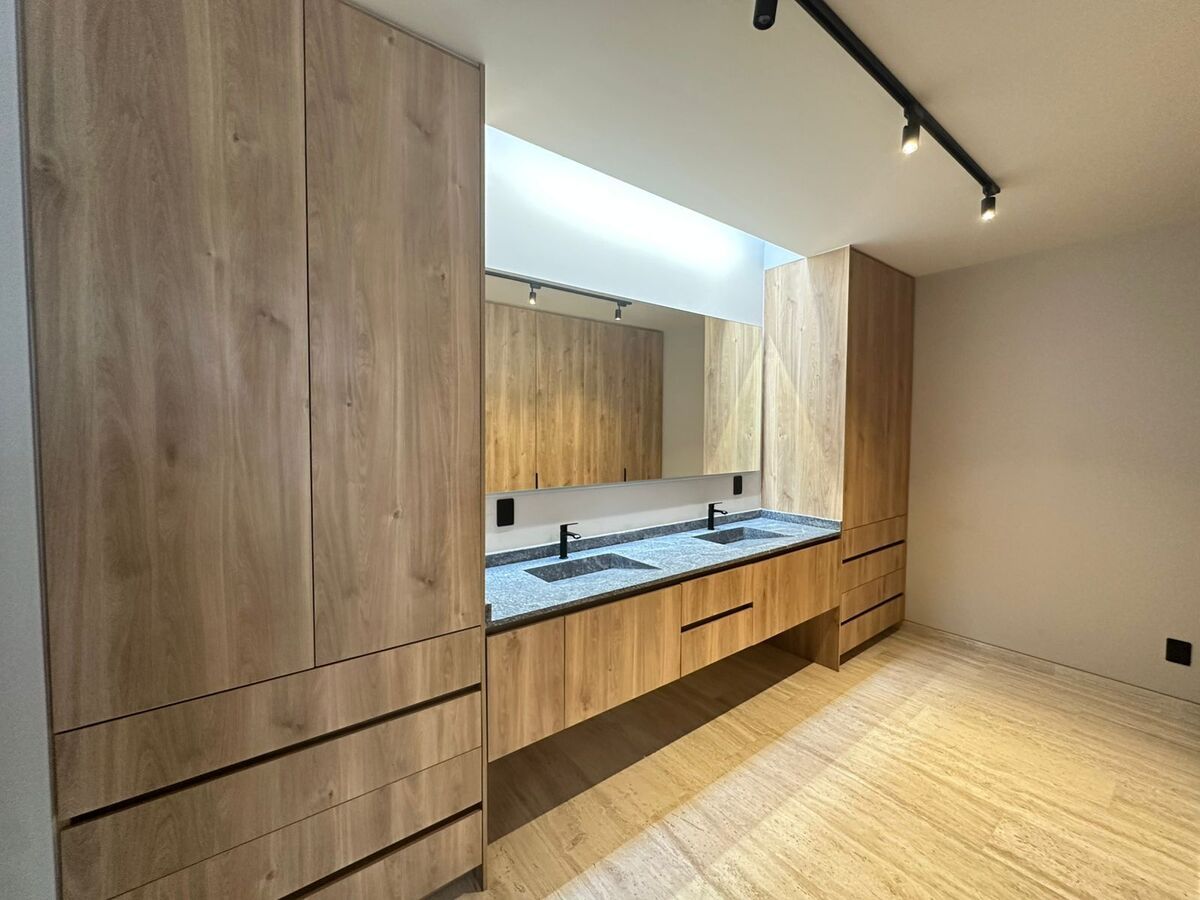 12 de 20: BAÑO COMPLETO DE LUJO