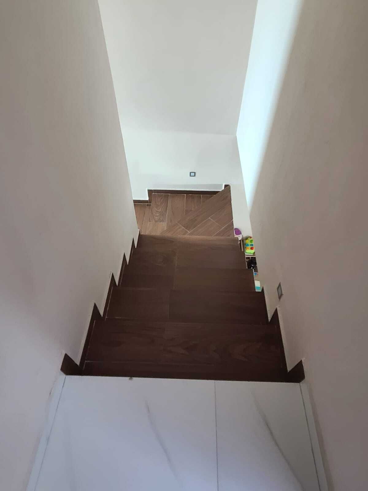 ESCALERA, foto 14 de 31