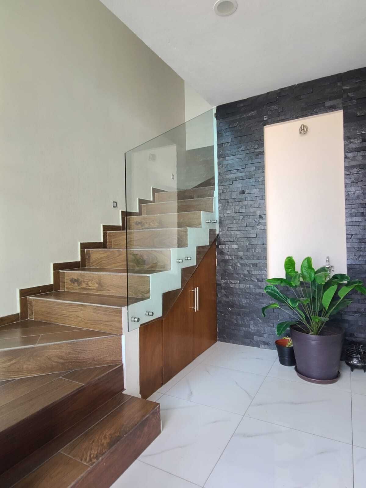 RECIBIDOR Y ESCALERA A SEGUNDA PLANTA, foto 4 de 31