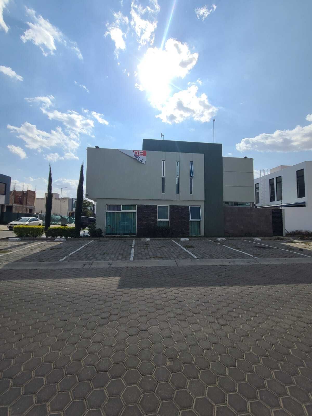 FACHADA DE COSTADO, foto 26 de 31