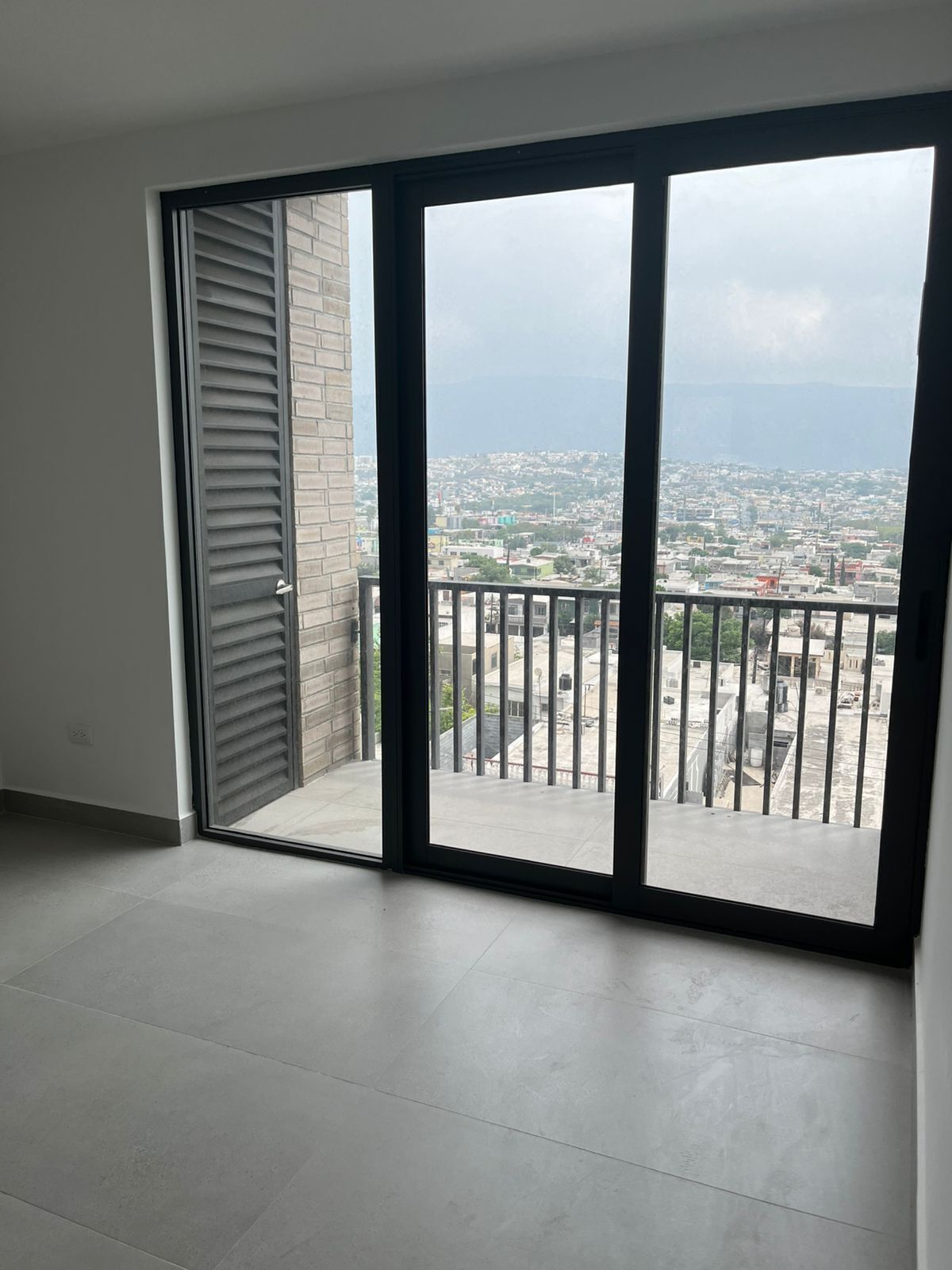 22 of 23: balcon