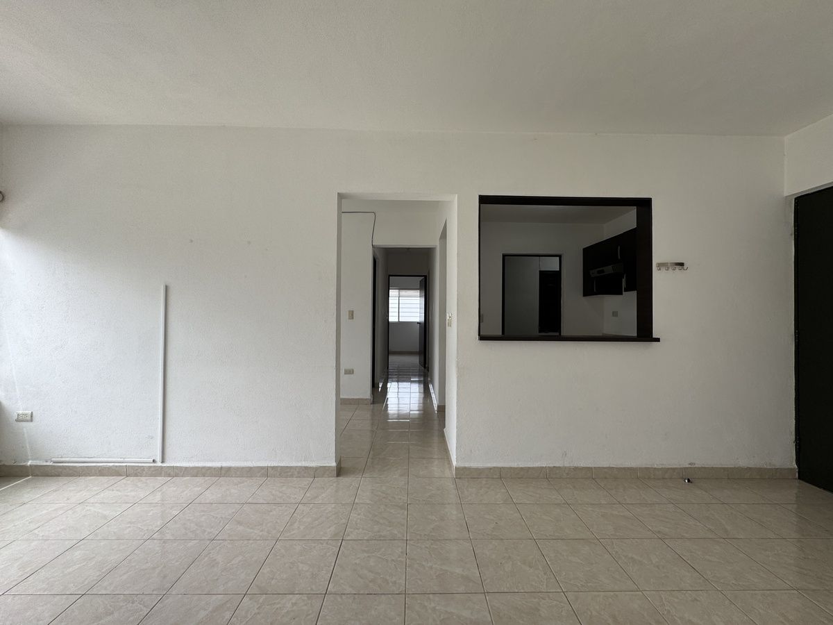 5 of 11: Sala y comedor