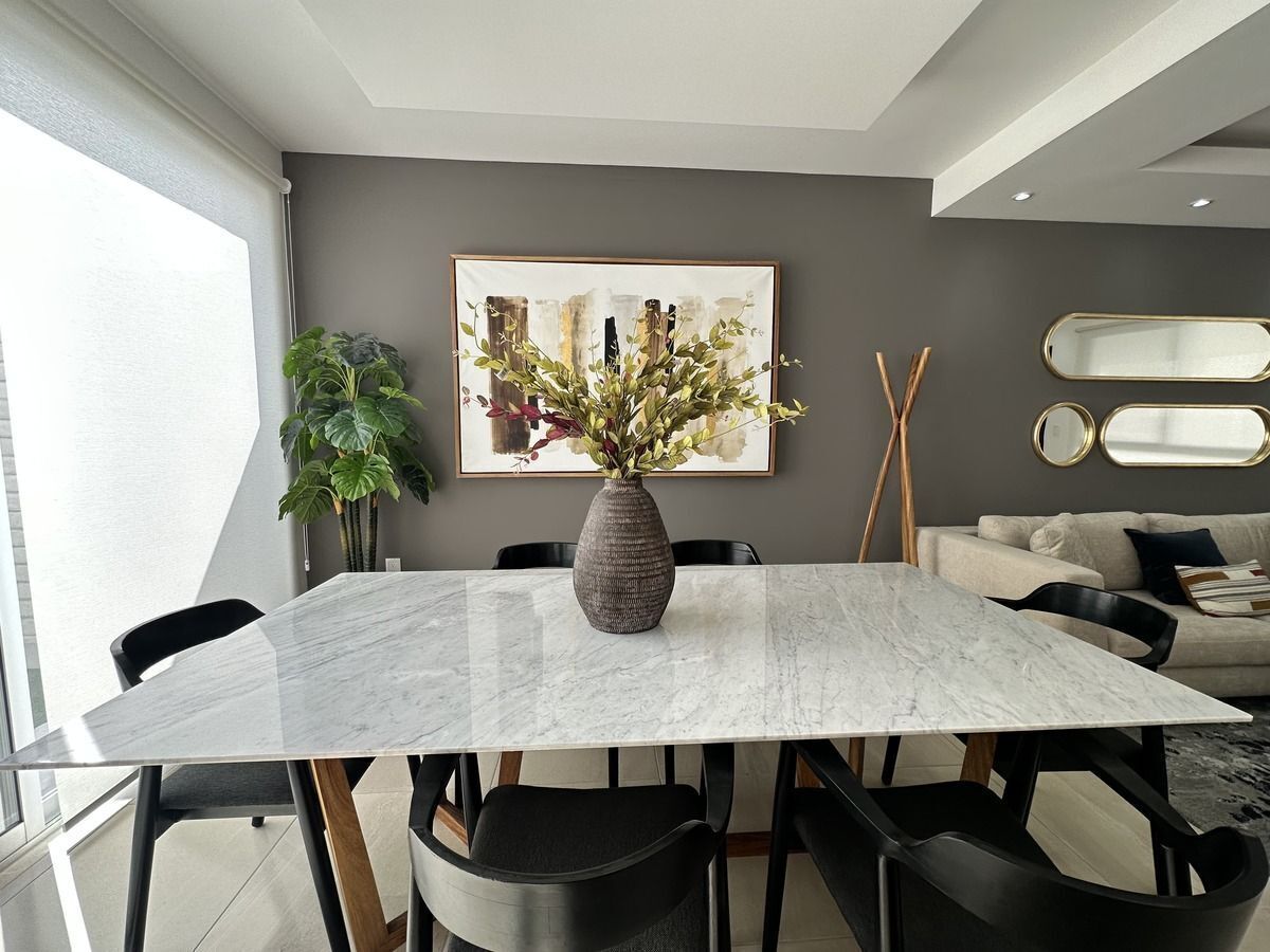 3 of 14: Comedor