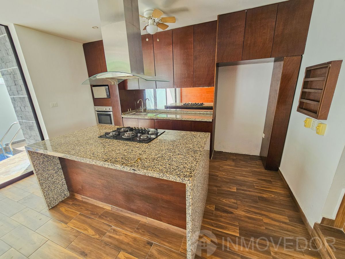 3 of 24: Cocina
