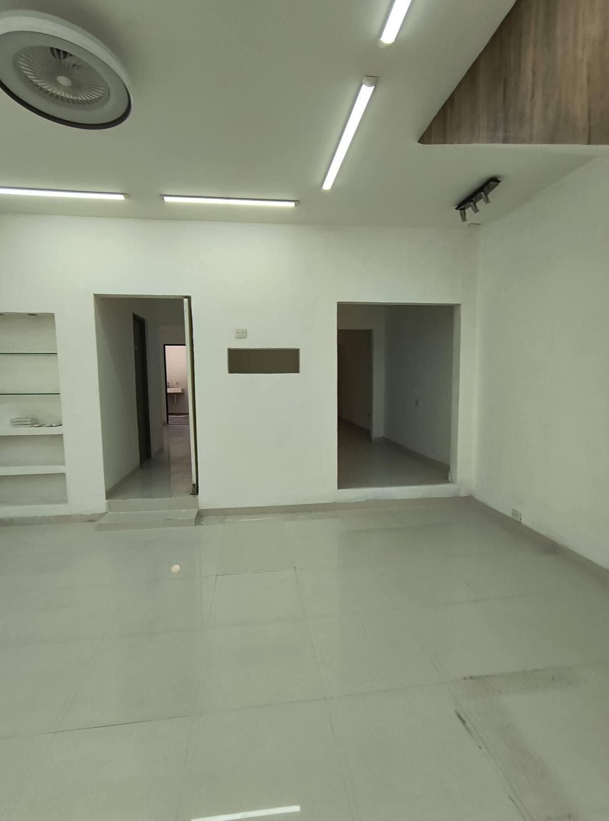 3 de 9: División para las oficinas, cubiculos, consultorios, etcéter