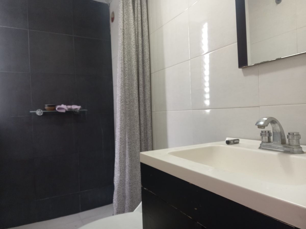 6 de 20: baño secundario