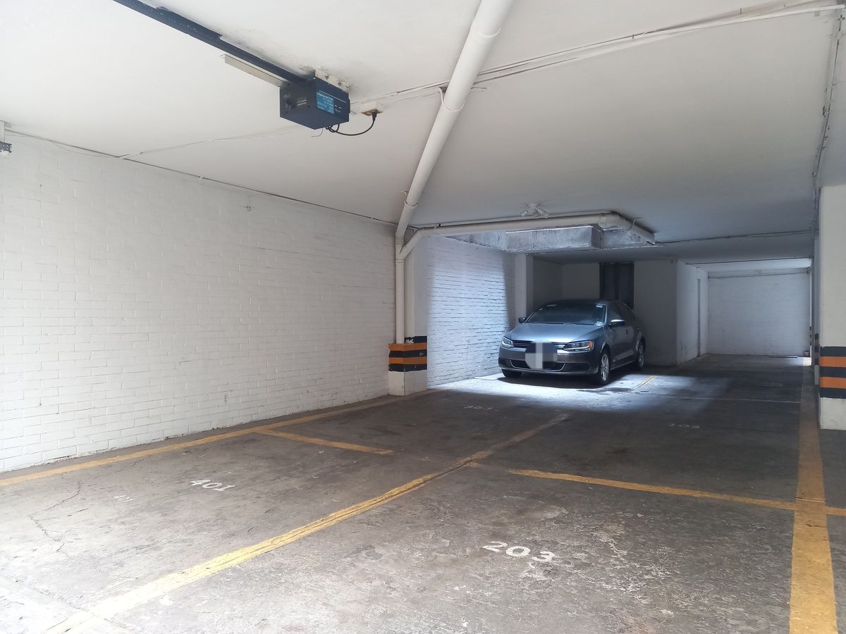 18 de 20: estacionamiento en fila