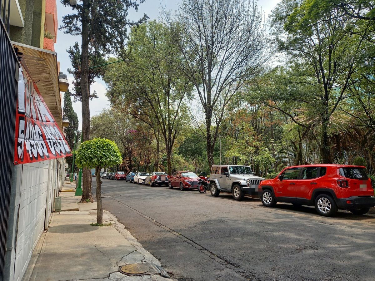 20 de 20: frente a parque