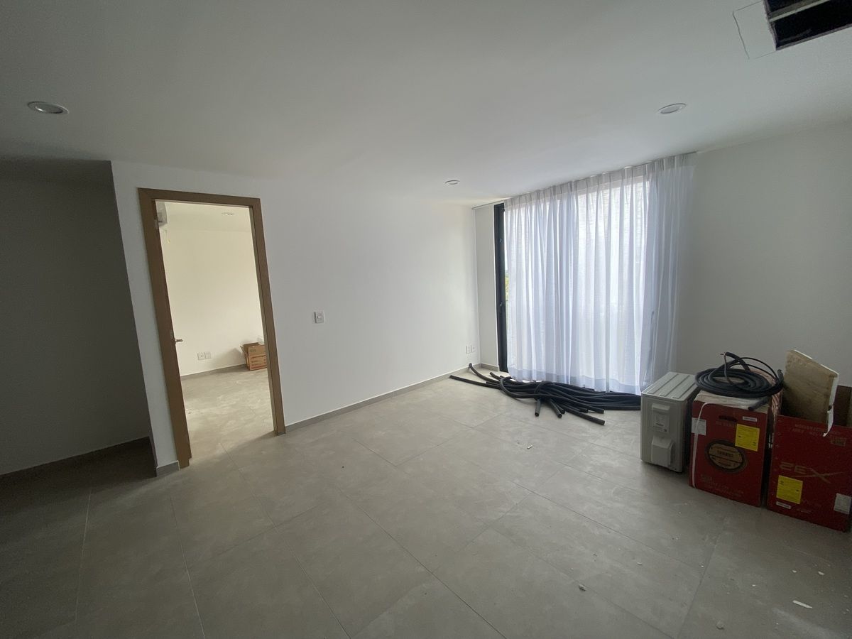 15 de 24: Sala con clima y cortinas