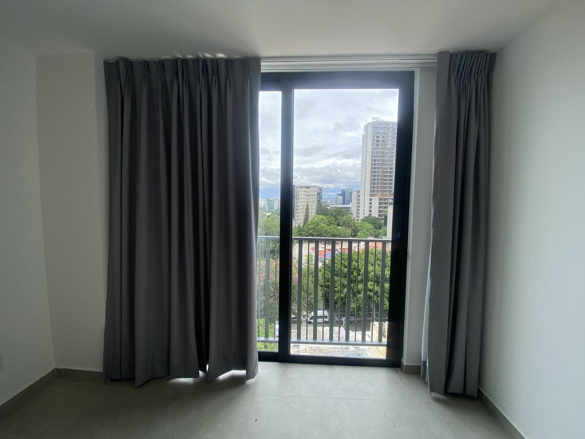 16 de 24: Blackout y cortina en habitaciones. Minisplit en c/ recamara