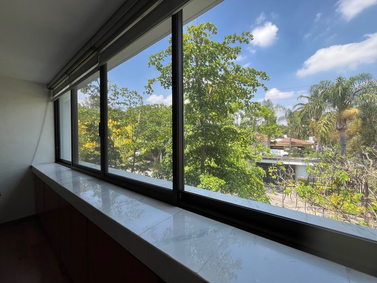 26 de 32: ventana de recámara principal