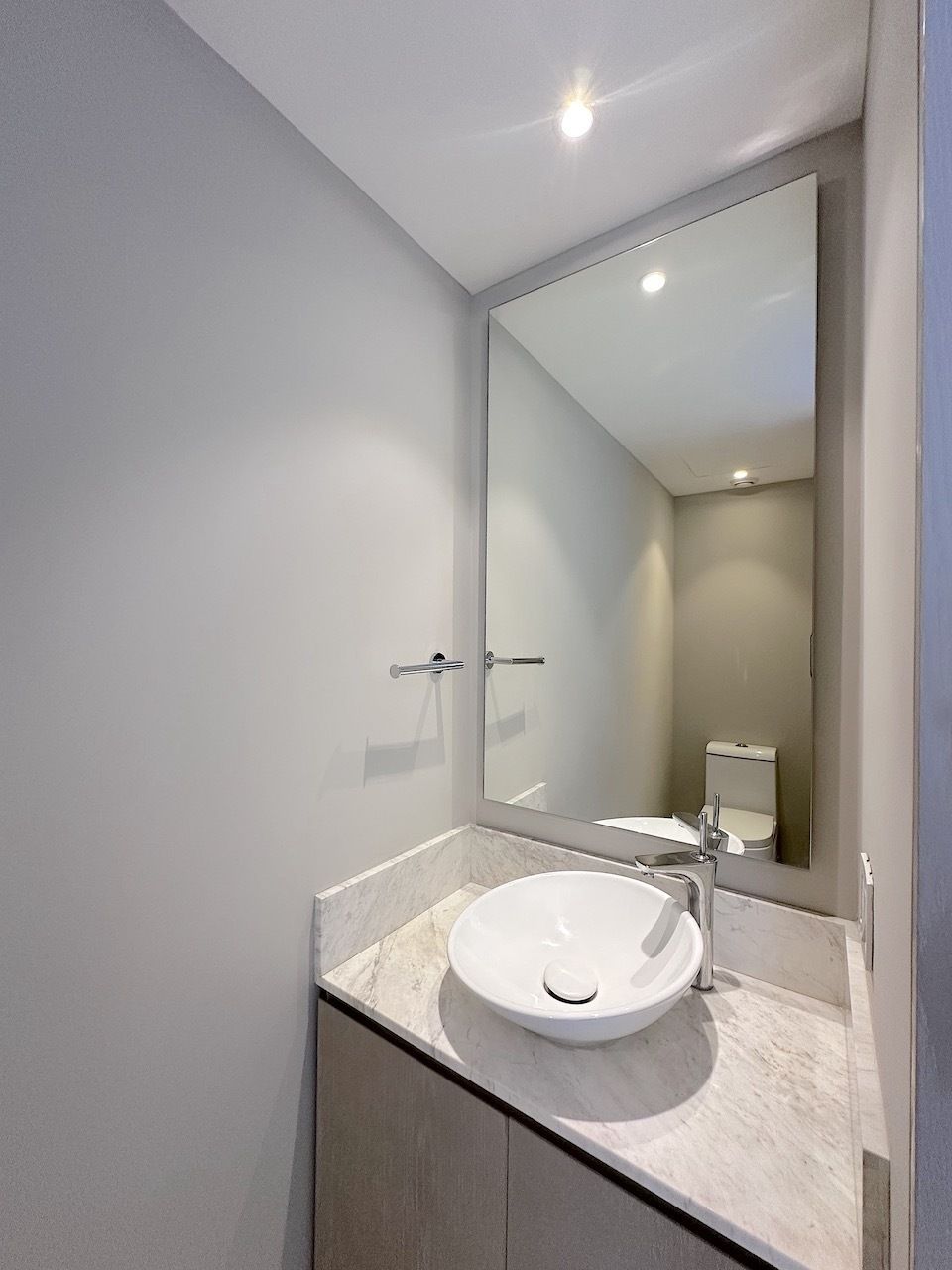 7 de 45: baño visitas
