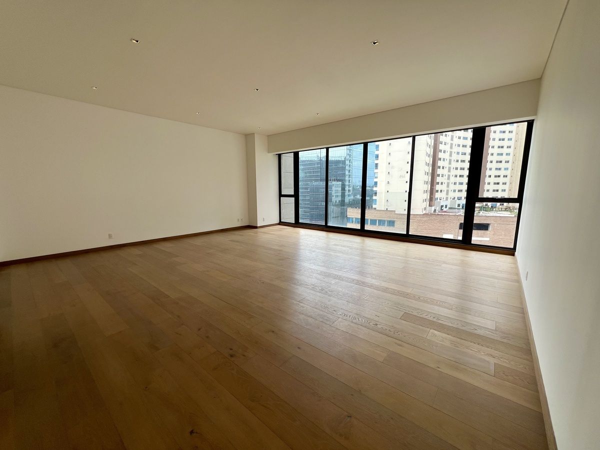 2 de 14: Sala y comedor