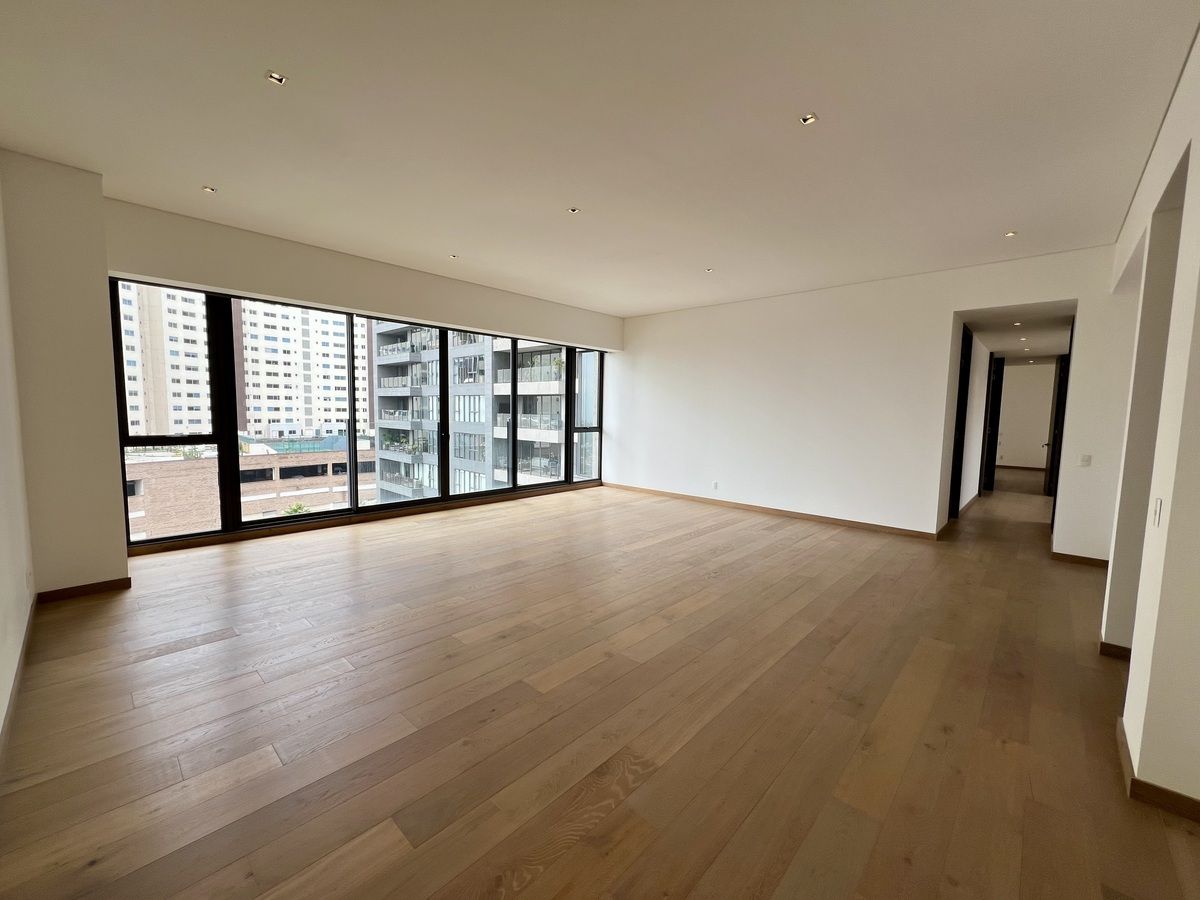 1 de 14: Vista Sala y Comedor