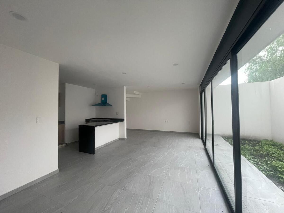 5 of 12: Cocina y comedor