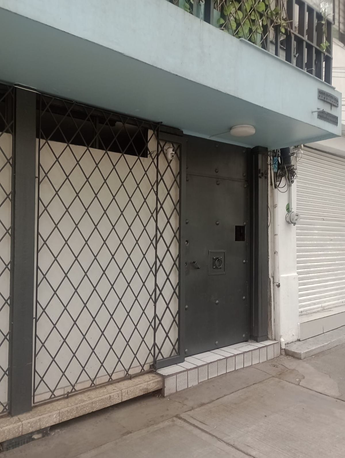 1 de 7: Entrada Edificio x remodelar