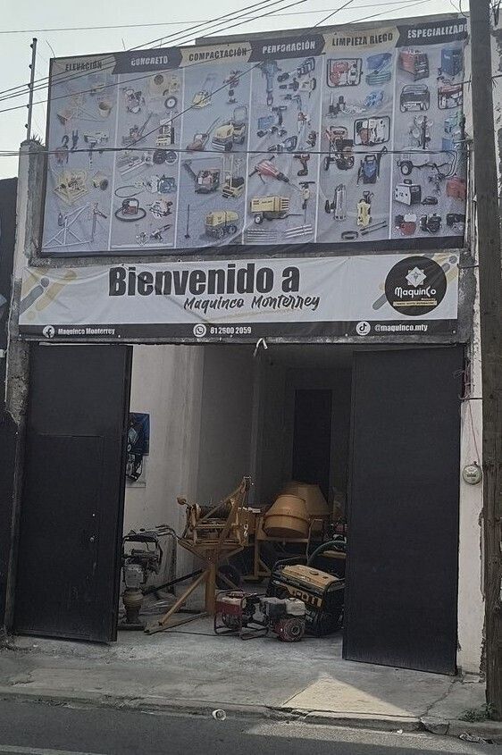 1 of 15: Fachada